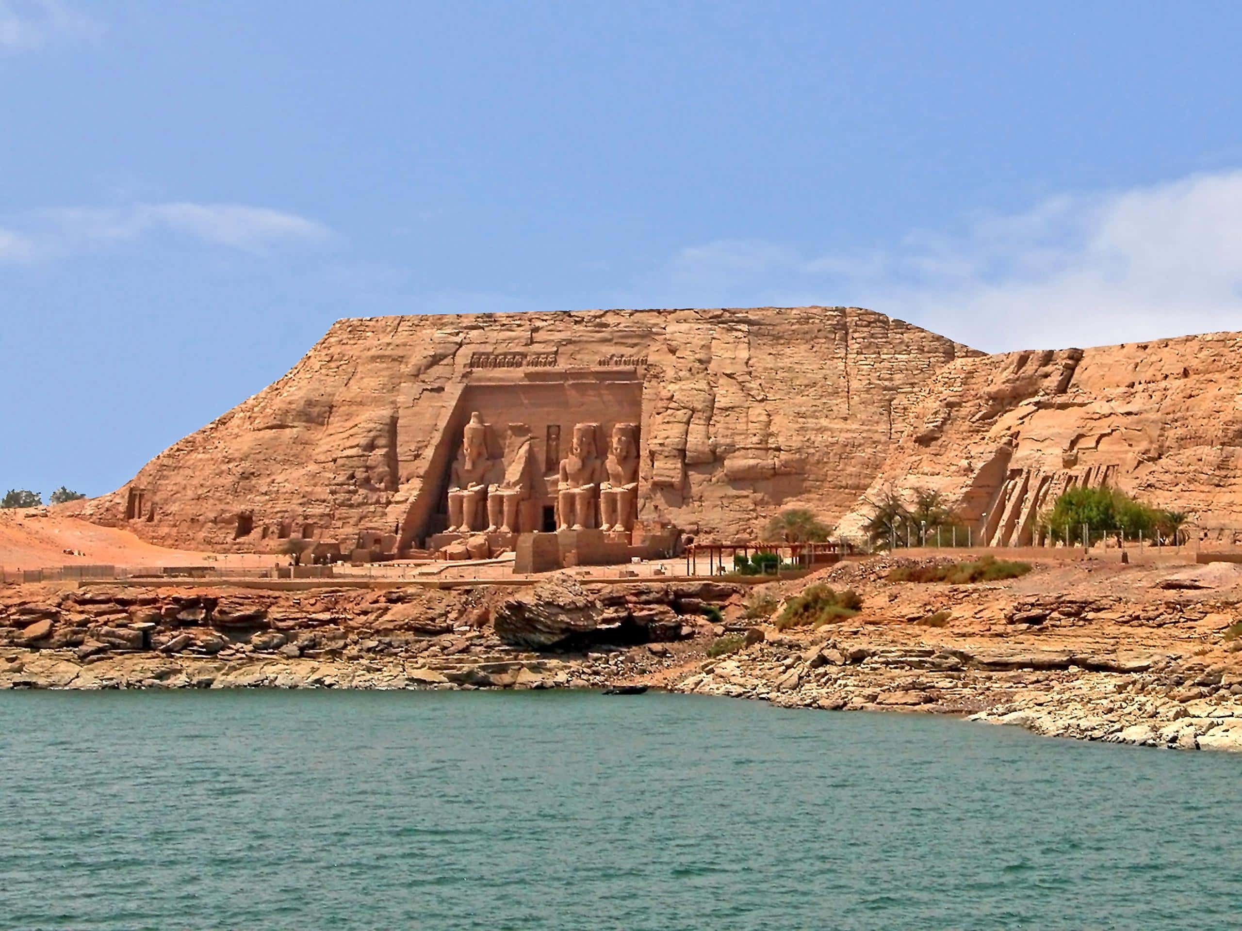 A private 3-day Aswan tour featuring the colossal statues of Abu Simbel and the double temple of Kom Ombo with MSM Travel Egypt.
